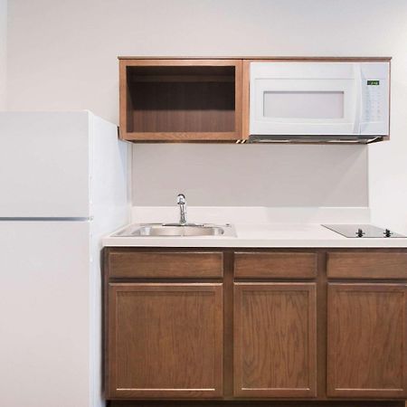 Woodspring Suites Savannah Пулер Экстерьер фото