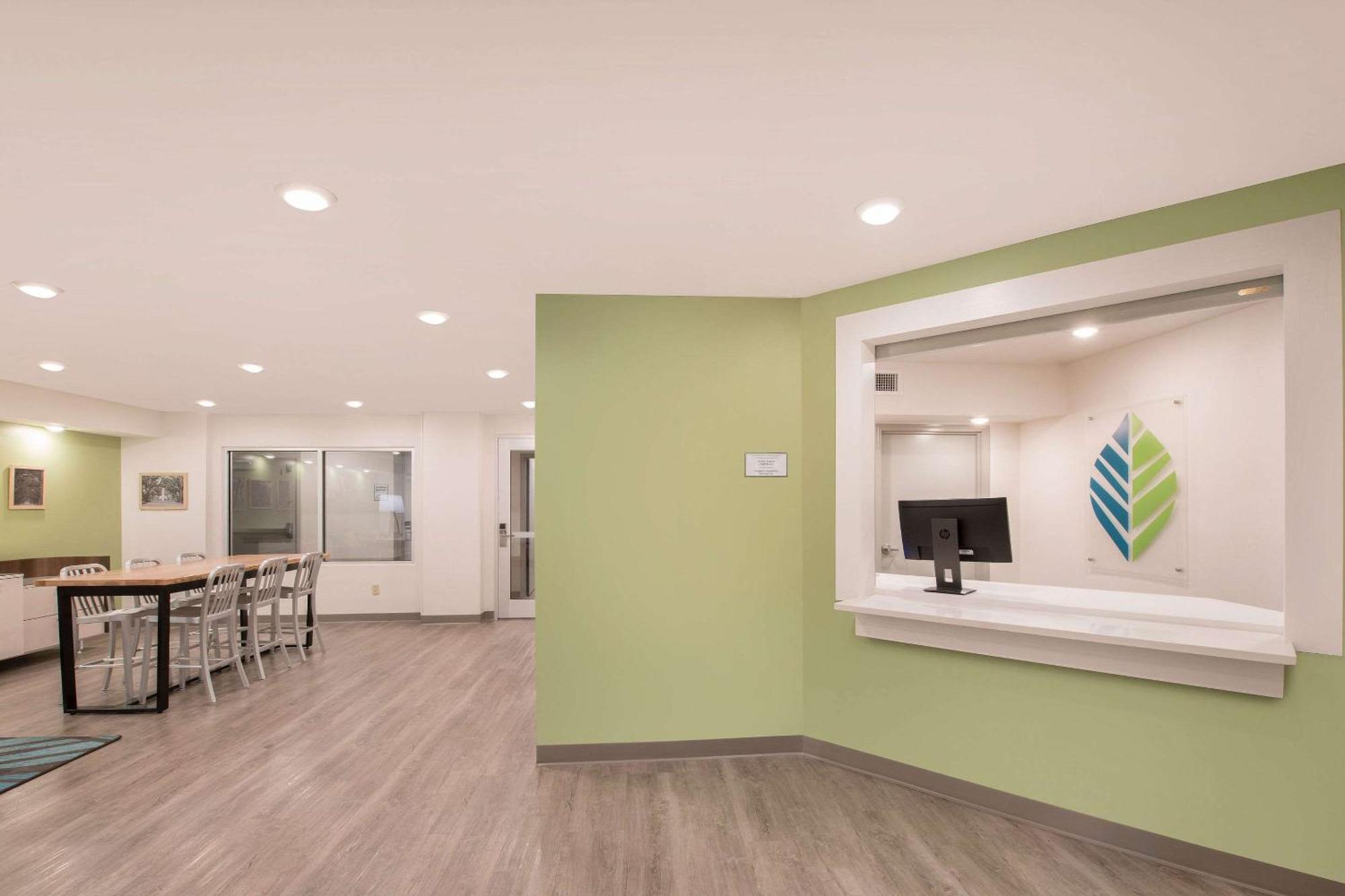 Woodspring Suites Savannah Пулер Экстерьер фото