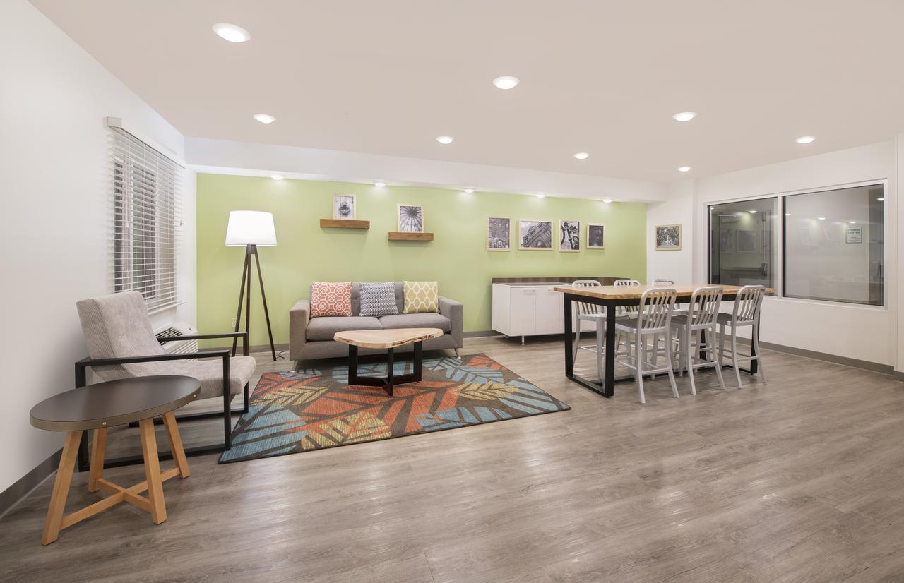 Woodspring Suites Savannah Пулер Экстерьер фото